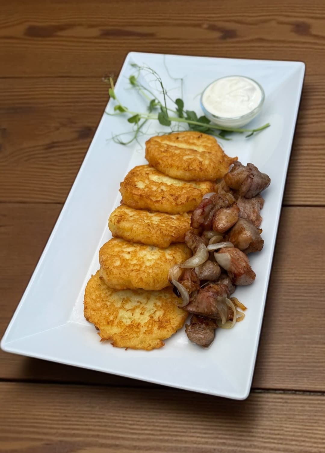 Деруни з м'ясною піджаркою